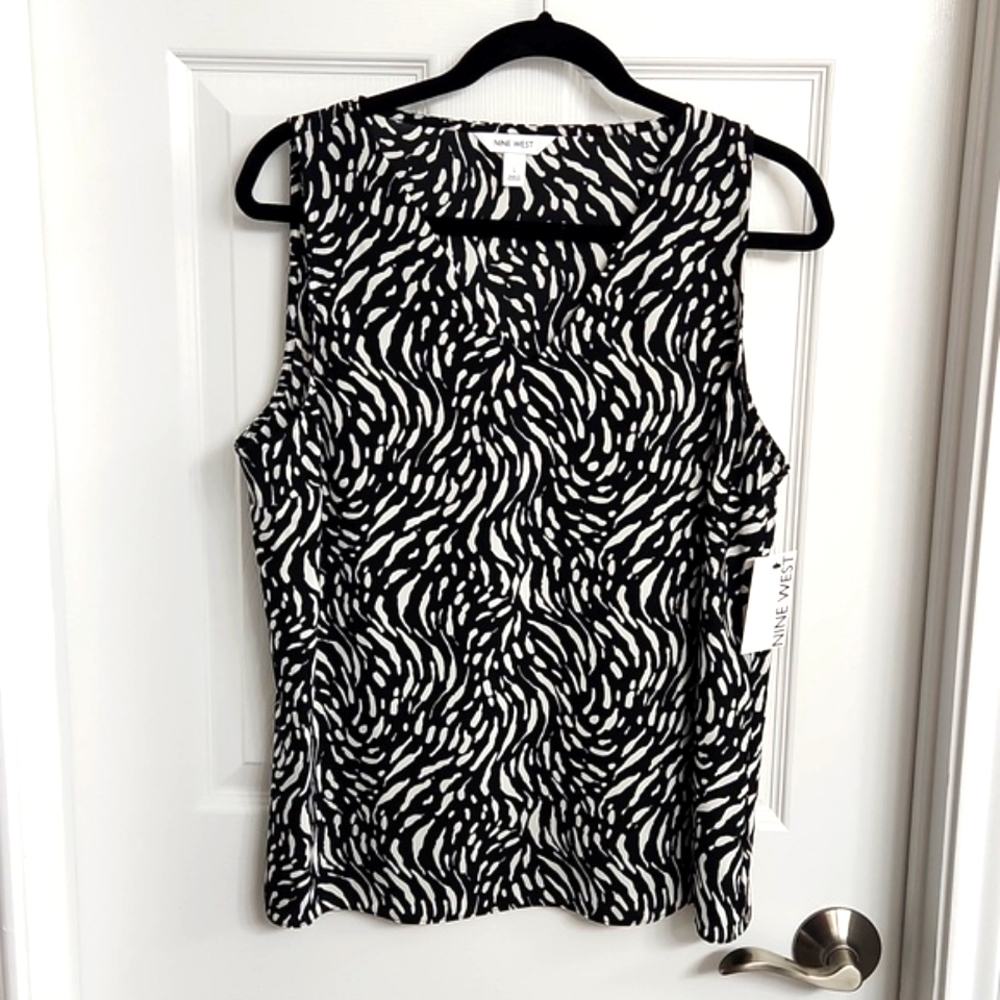 NWT Nine West B&W shell Size: L